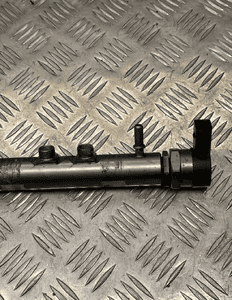 BMW E71 E81 E91 F11 UKŁAD PALIWOWY WTRYSKI LISTWA POMPA 7805428 7800124 7