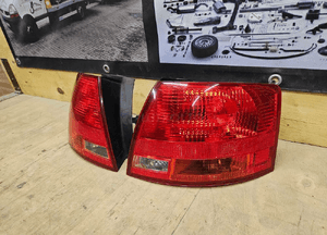 Lampa Lampy Tyl Tylna Prawa Lewa na w Blotnik AUDI A4 B7 Kombi Avant 4