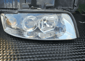 Reflektor Lampa Xenon D1S Przód Przednia PRAWA Valeo Europa Audi A4 B6 1