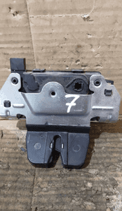 ZAMEK KLAPY TYŁ OPEL ASTRA H ZAFIRA B Nr 495058724 3