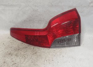 * LAMPA TYLNA PRAWA TYŁ PRAWO VOLVO V50 LIFT KOMBI 4