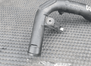 Rura 8D0145840S 3B0145834E Przewod Powietrza Kolanko Kruciec 1.9 TDI Audi A4 B5 B6 VW Passat B5 5