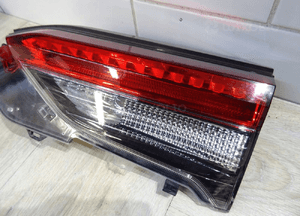 TOYOTA RAV4 V - lampa prawa tył tylna 81580-42151 LLU 3