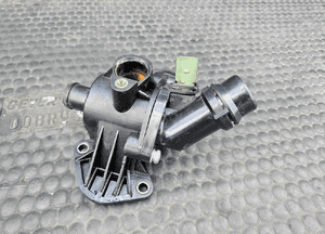 Termostat 06B121111K Obudowa Czujnik Krociec 1.8 T 2.0 ALT Audi A4 B6 B7 A6 C5 VW 11