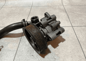 JEEP GRAND CHEROKEE WK 3.0CRD POMPA ORYGINAŁ BDB 1