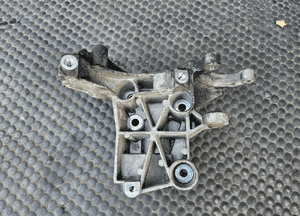 Lapa Wspornik Podpora Pompy Wspomagania Paliwa Alternator Mocowanie Rolka 2.7 3.0 TDI V6 Audi A4 B8 A5 A6 C7 A7 A8 Q5 9