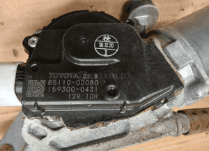 Toyota Yaris II 06-11 mechanizm silniczek wycieraczek 85110-OD080 przód 5