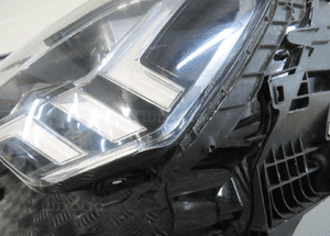 LAMPA PRZEDNIA PRZÓD LEWA AUDI Q3 II F3 83A941033 2018- 11