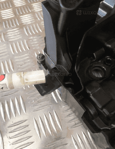 Bmw mini pokrywa zaworów N47 7823180 6