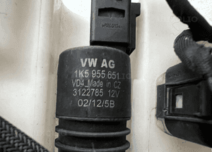 ZBIORNICZEK SPRYSKIWACZY VW PASSAT B7 3AA955453G 3