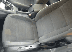 VW Jetta fotel przód przedni prawy 3
