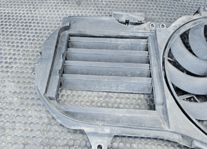 Obudowa Wentylator Wiatrak Chlodnicy Modul Sterownik Wentylatora 2.0 ALT FSI AUDI A4 B6 19