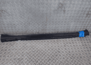 Listwa progowa prawa Nissan Juke 76850 1