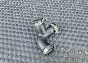 Trojnik 06B103221P 06A103247 Kolanko Rozdzielacz Odma Odpowietrzajacy Przewód Waż Rurka 1.8 T Turbo Audi A4 B6 B7 VW 5