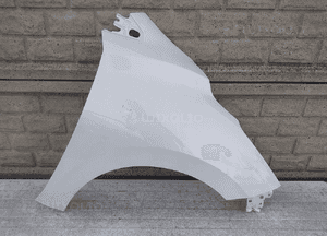NISSAN MICRA K14 2017 - 2022 BŁOTNIK PRZEDNI PRAWY 1