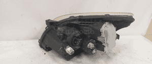 . PRZOD PRZEDNIA LAMPA PRAWA TOYOTA AVENSIS T25 4