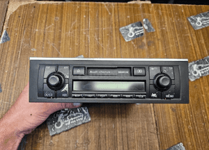 Radio Chorus 8E0035152 Radioodtwarzacz Kaseta Audi A4 B6 B7 Oryginalne z Kodem 3