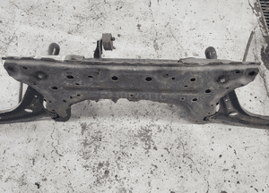 WÓZEK SANKI BELKA POD SILNIK WAHACZE przód Ford Fiesta Mk7 VII 1,25 1,3 4