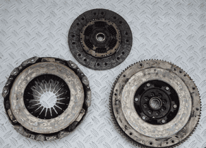 SPRZEGLO DWUMASA NISSAN NAVARA 2,5 DCI RADOM 2