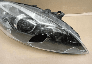 LAMPA PRAWA PRAWY XENON VOLVO V40 II 12- 2