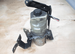 POMPA WSPOMAGANIA FOCUS MK2 C-MAX 4M513K514CC 1