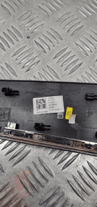 Mercedes W205 listwa drzwi prawa przód przednia A2057203813 14
