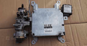 Mazda Premacy 2.0 ditd Komputer Sterownik RF4W 1
