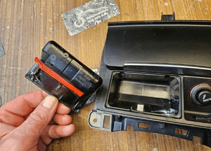 Popielniczka 8K0857951 Klapka Zapalniczka Wklad Czarna Audi A4 B8 A5 Q5 39