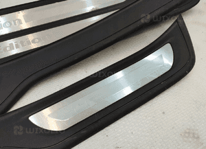 BMW E90 lift LISTWY PROGOWE NAKŁADKI 5
