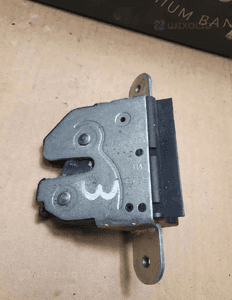ZAMEK KLAPY BAGAŻNIKA FIAT GRANDE PUNTO Opel Corsa d 55701971 4