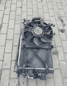 Astra H Zafira B 1.4 1.8 benzyna chłodnica wody wentylator 2