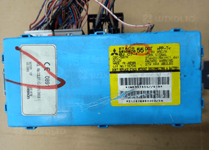 Mitsubishi Grandis skrzynka bezpieczników moduł MR587655 1